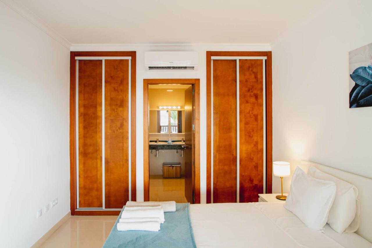 Stylish 6 Bedroom Villa Princesa - Hot Tub - Heated Pool - Near Beach & Waterparks Коста Бланка Экстерьер фото